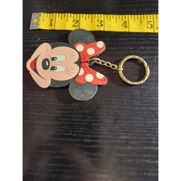 Vintage Disney Minnie Mouse Keychain - Made In Taiwan Collectible Polka Dot Bow - Picture 3 of 3